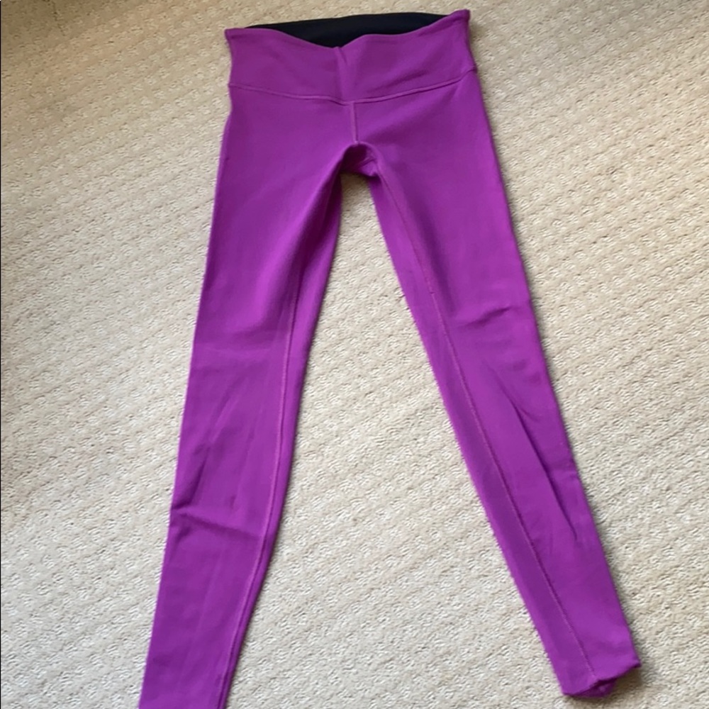 Lululemon Wunder Under low rise Fuschia. Size 6